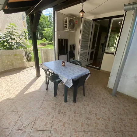 Apartment Porat 2 *